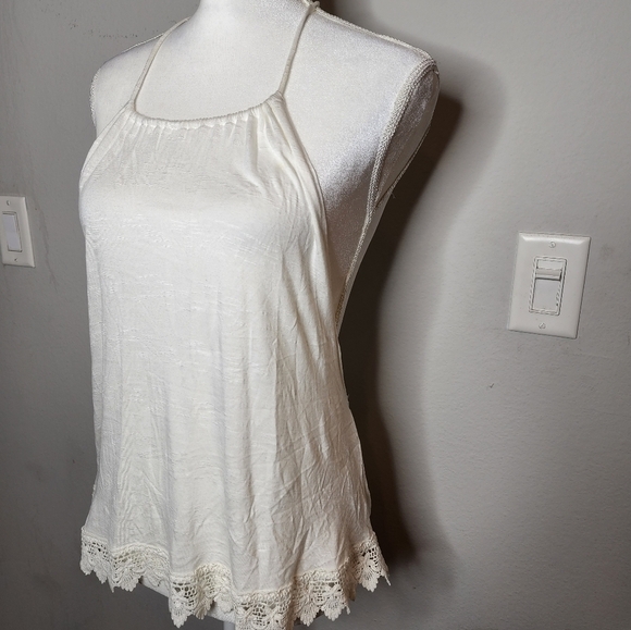 White halter blouse - Picture 5 of 12